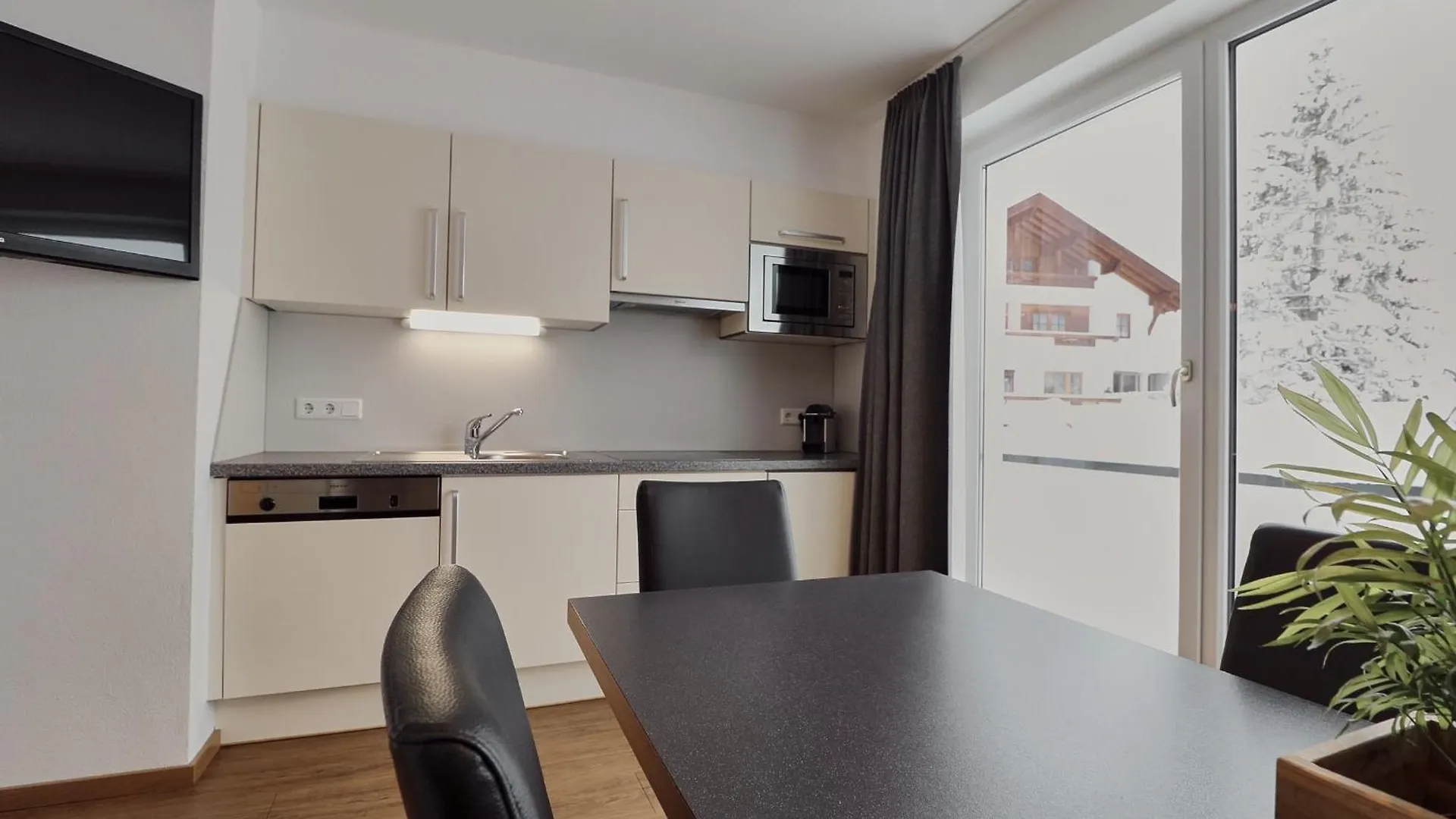 Hotel Garni & Aparthotel Collina 4*, Ишгль Австрия