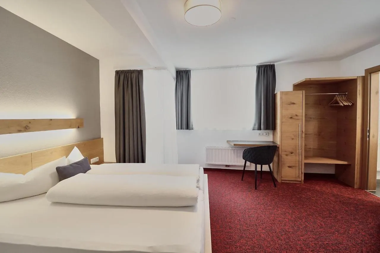 Hotel Garni & Aparthotel Collina Ischgl