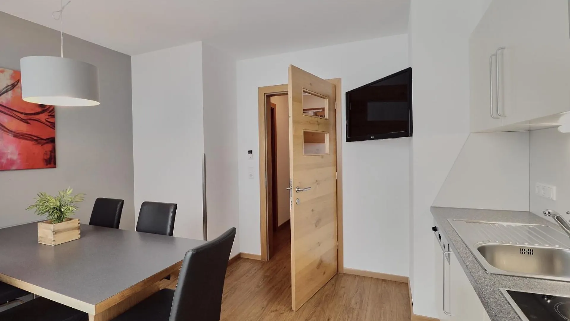 Hotel Garni&Aparthotel COLLINA Ischgl 4*,