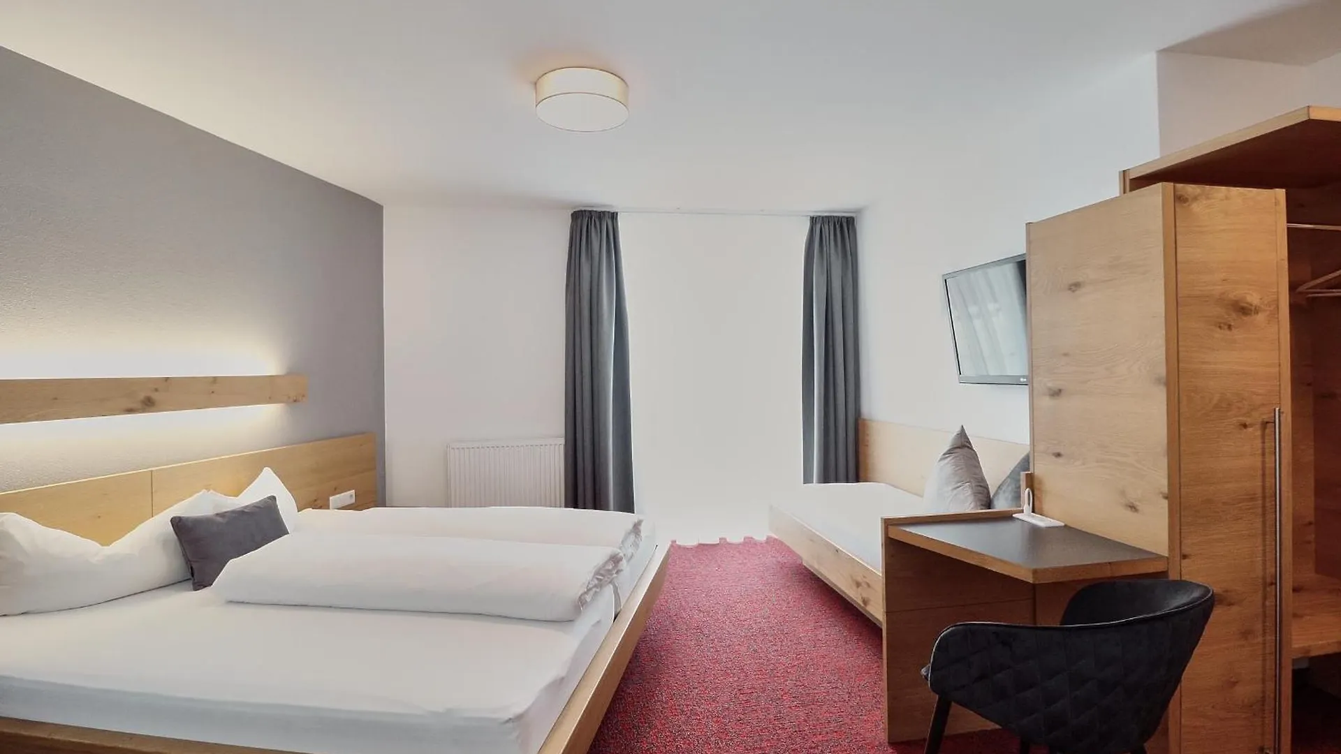 Hotel Garni&Aparthotel COLLINA Ischgl 4*,